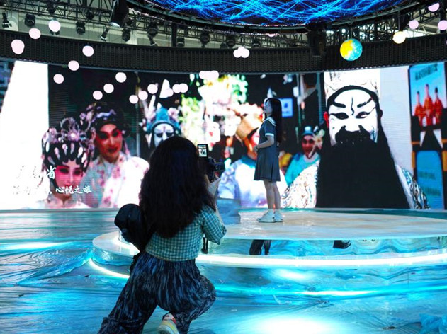 VR体验、3D文物展示、机器人演奏……科技之钥解锁文旅博览新